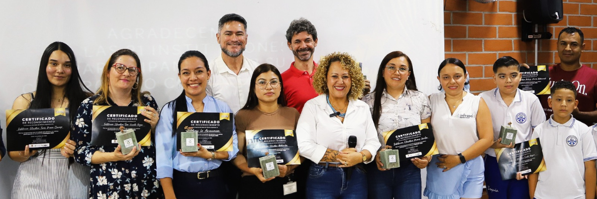 En este momento estás viendo Reconocimiento al compromiso ambiental de los colegios pereiranos